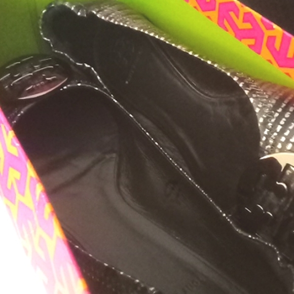 Tory Burch Reva Metal Logo Metallic Lizard flats in Pewter size 9 - Picture 12 of 12